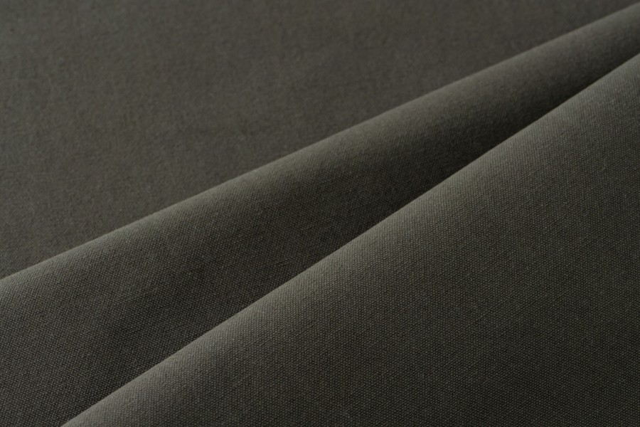 カーキ・グリーン