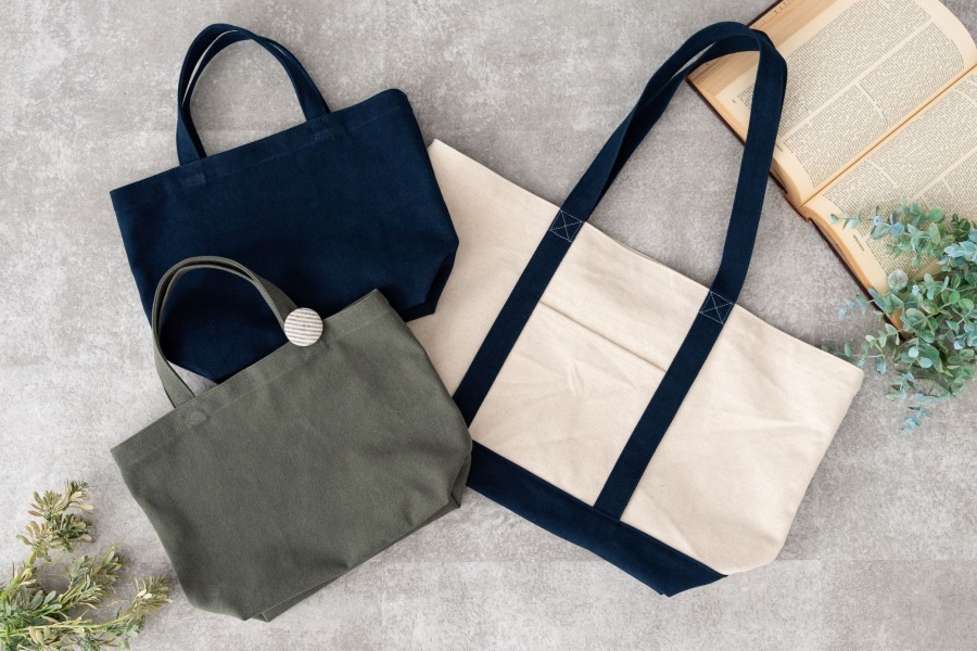 【作品例】トートバッグ　左から：グリーン・ネイビー・キナリ×ネイビー