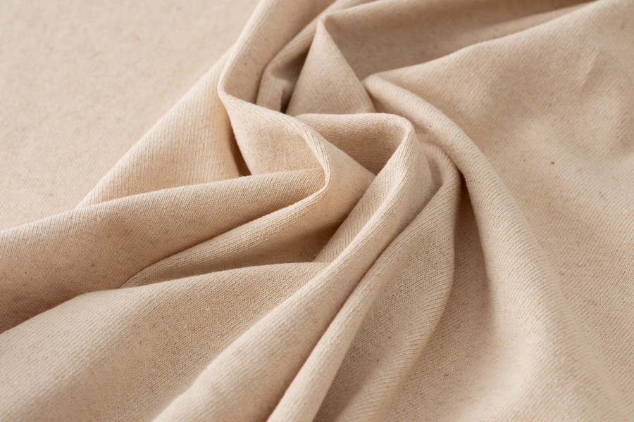 麻のようなシャリ感がありサラッとして涼し気です。